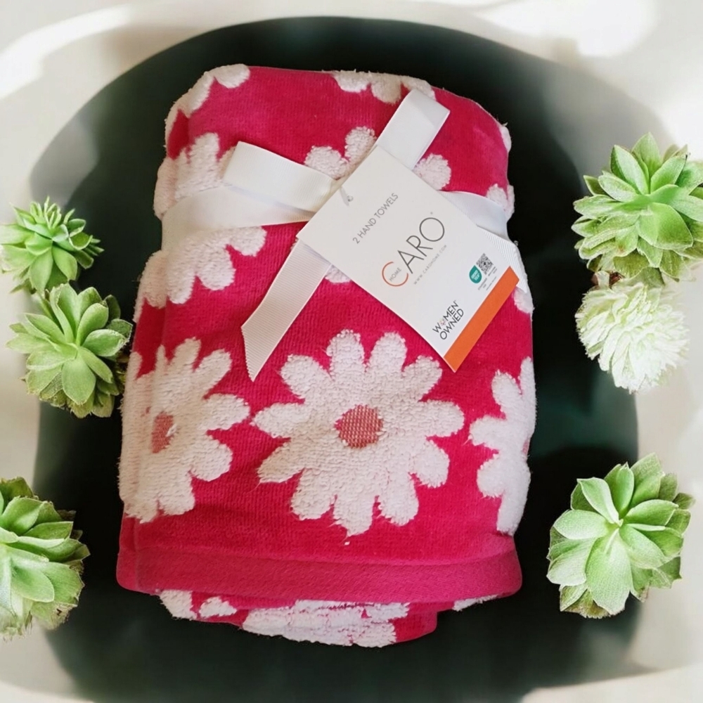 Bright Pink White DAISY FLOWER S/2 Hand Towels CARO